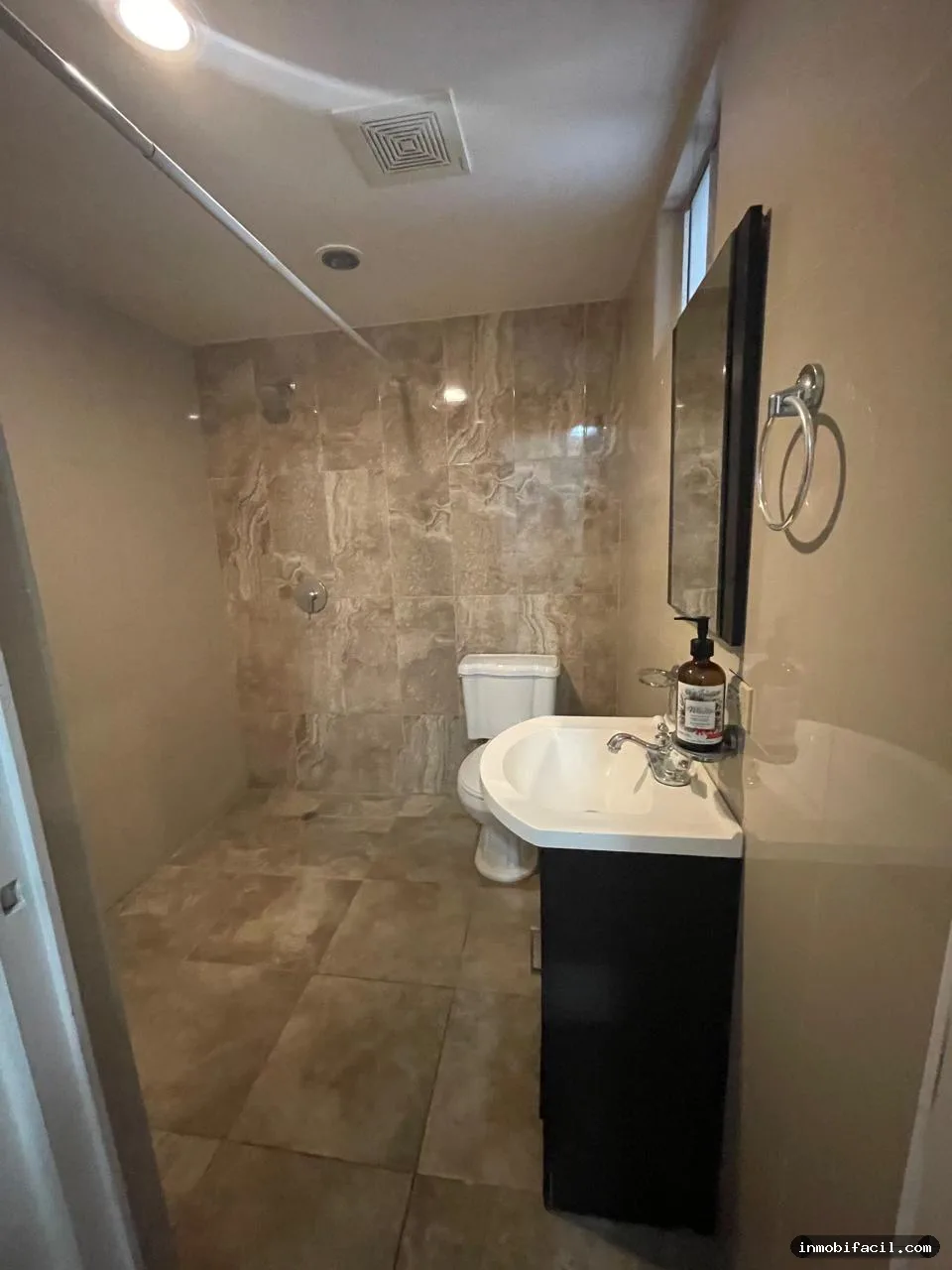 Foto 11 de Casa en Venta – Privada Jacarandas, Jardines de Agua Caliente,Tijuana.