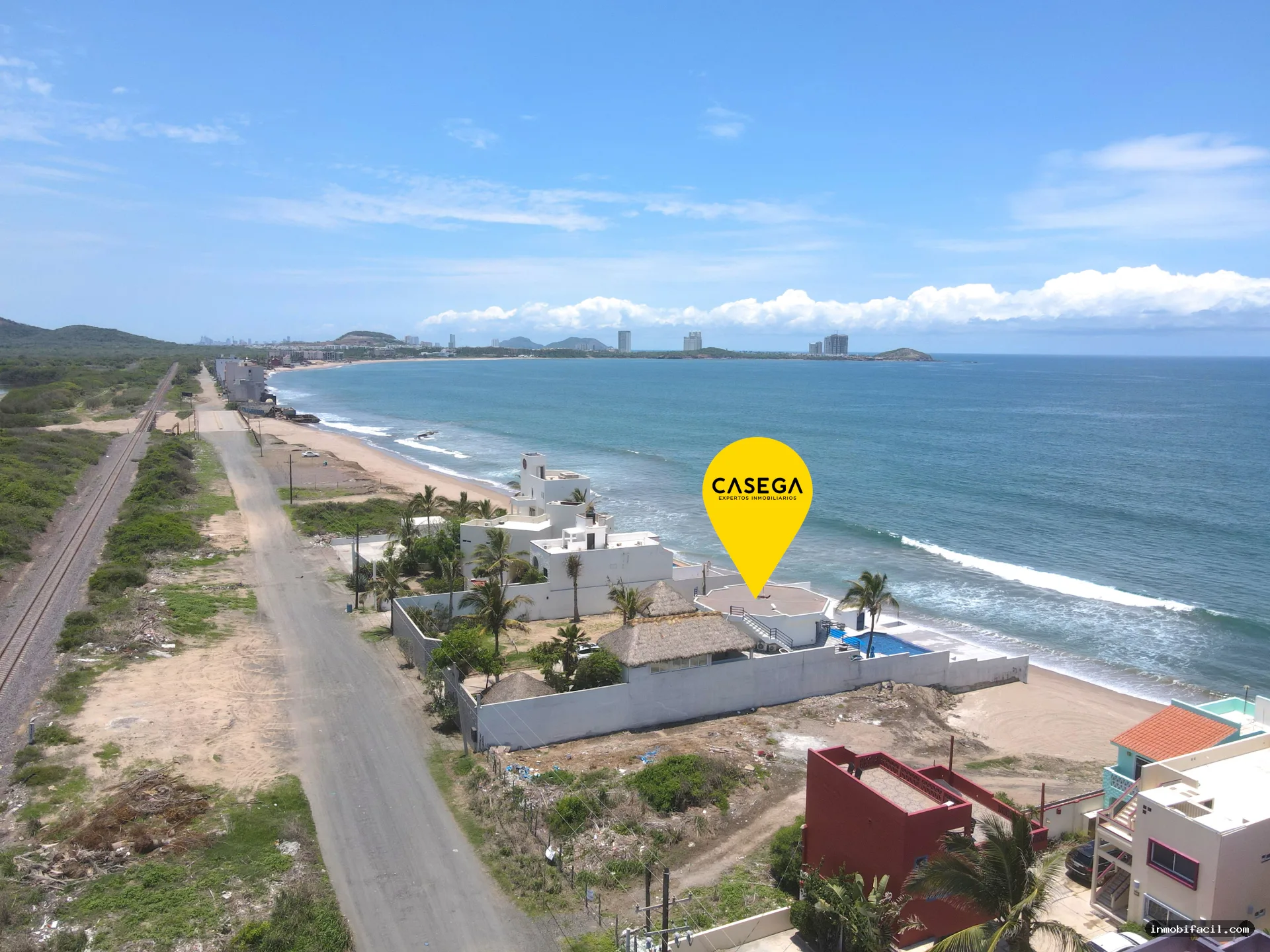 Foto 2 de RESIDENCIA FRENTE AL MAR EN VENTA EN PLAYA LA ESCOPAMA, MAZATLÁN