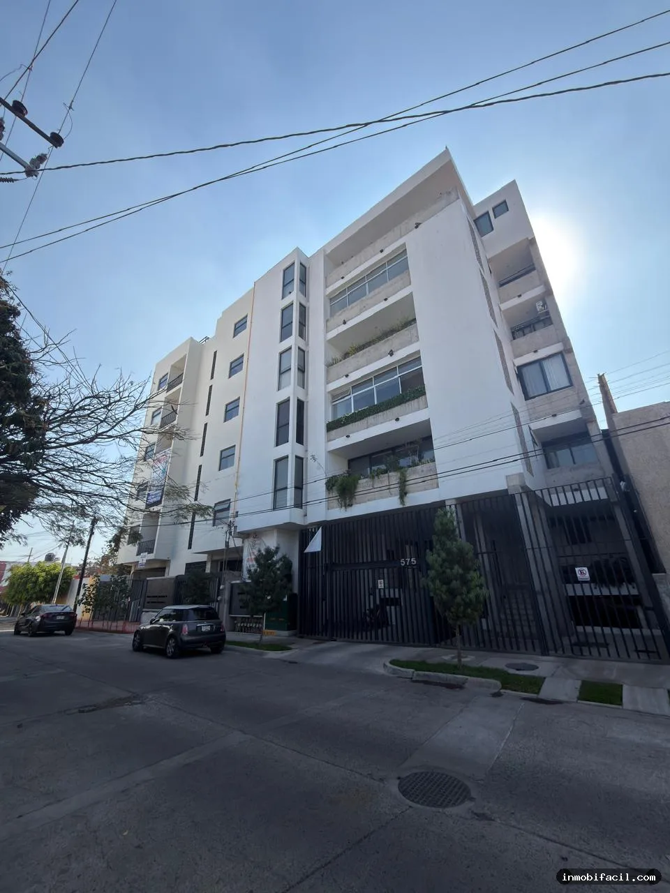 Se renta departamento en C. Luis G. Cuevas 575, Sutaj, 44840 Guadalajara, Jal. #575, Colonia Sutaj, C.P. 44840