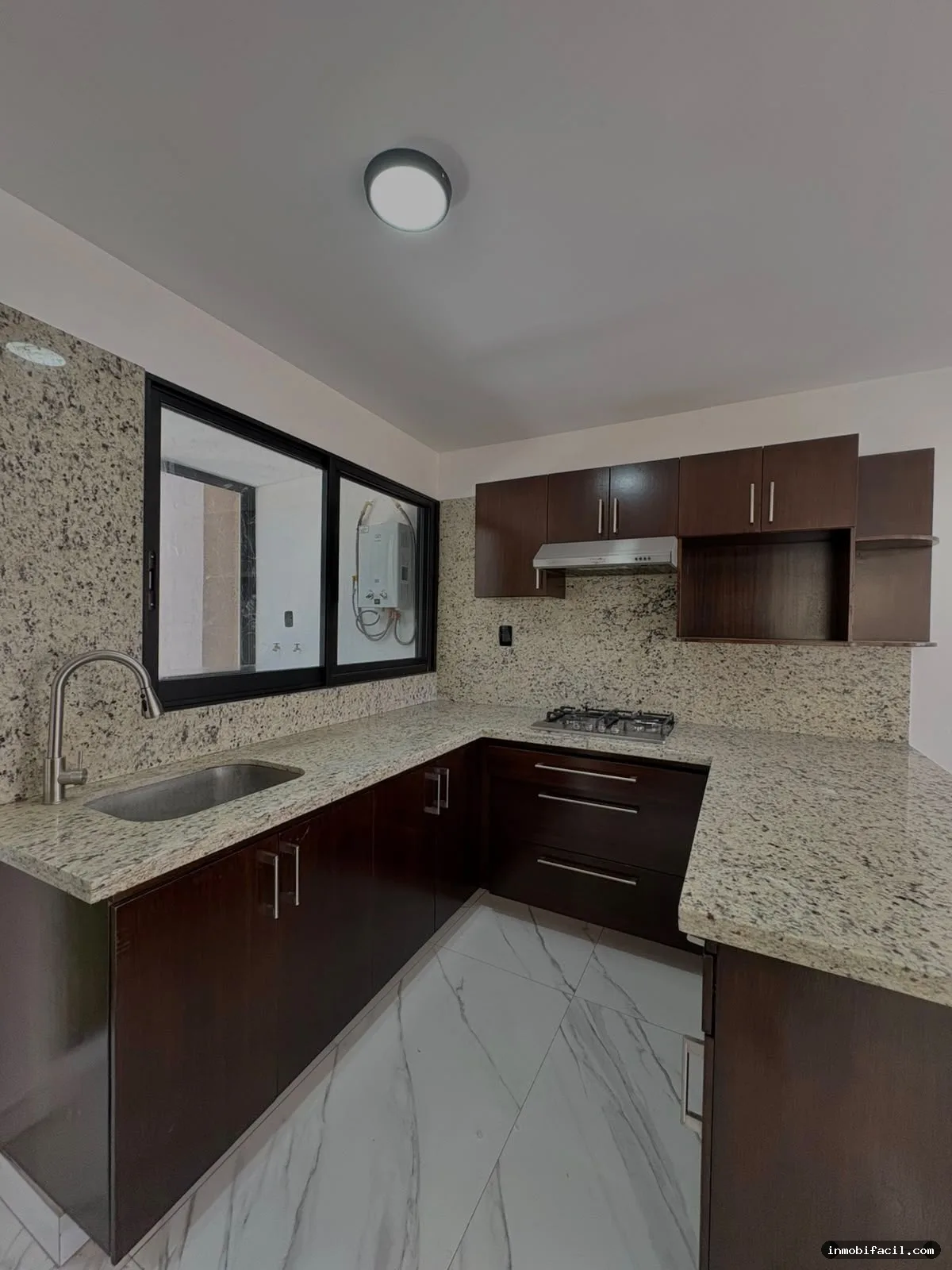 DEPARTAMENTO REMODELADO  PRIMER NIVEL EN REAL VALLARTA