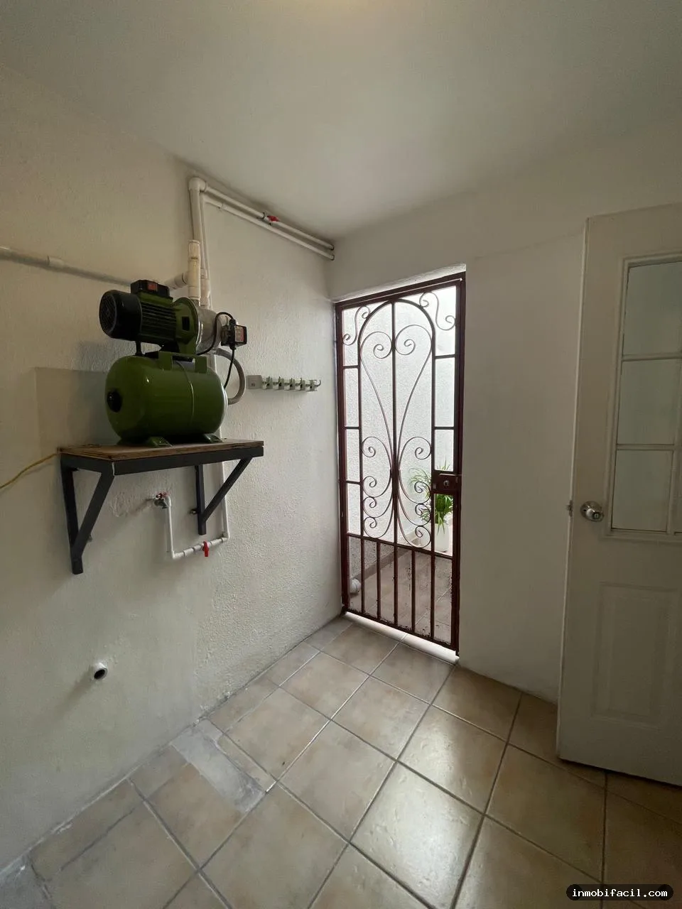 Foto 7 de Casa en Venta – Privada Jacarandas, Jardines de Agua Caliente,Tijuana.