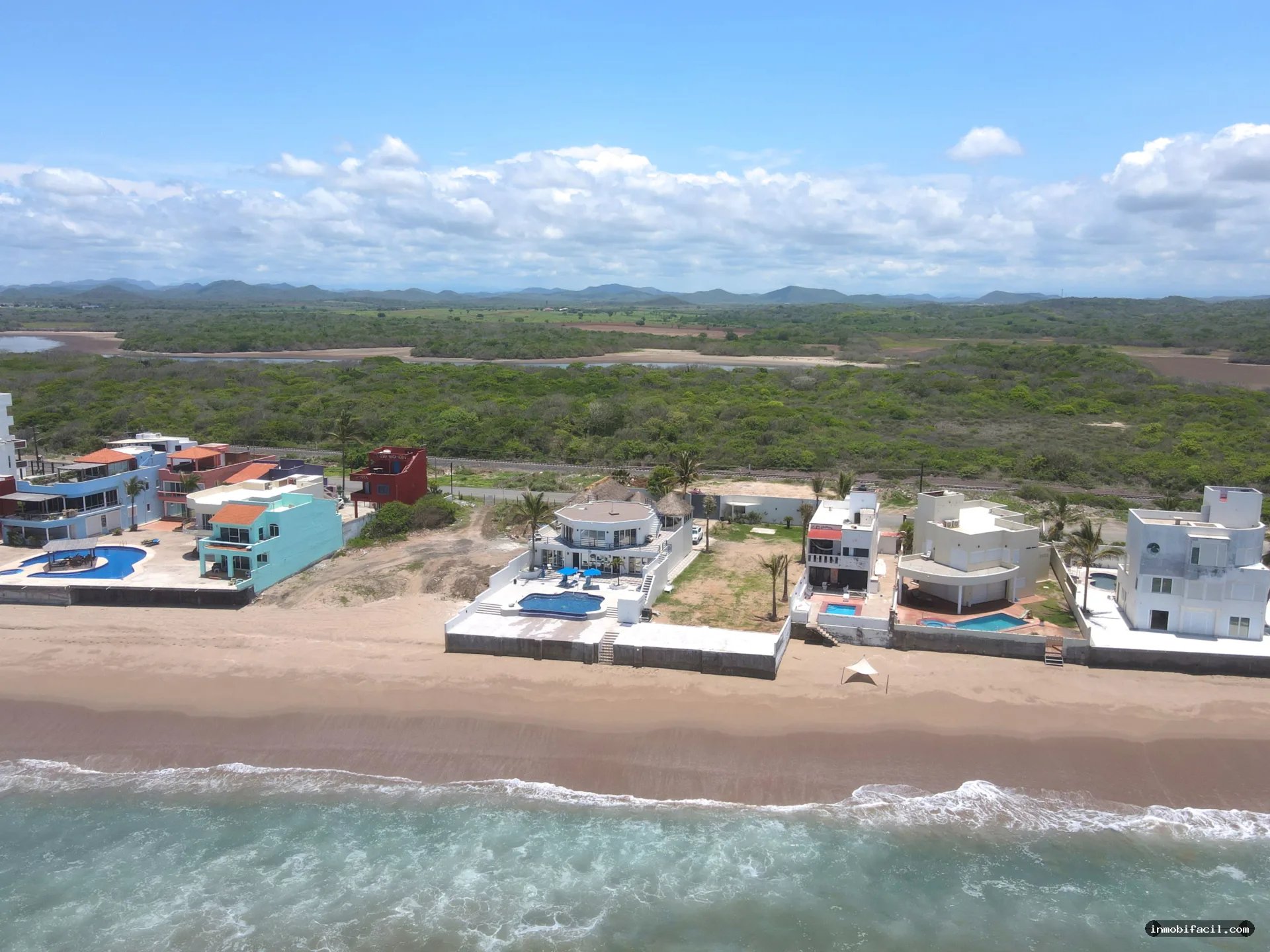 Foto 4 de RESIDENCIA FRENTE AL MAR EN VENTA EN PLAYA LA ESCOPAMA, MAZATLÁN