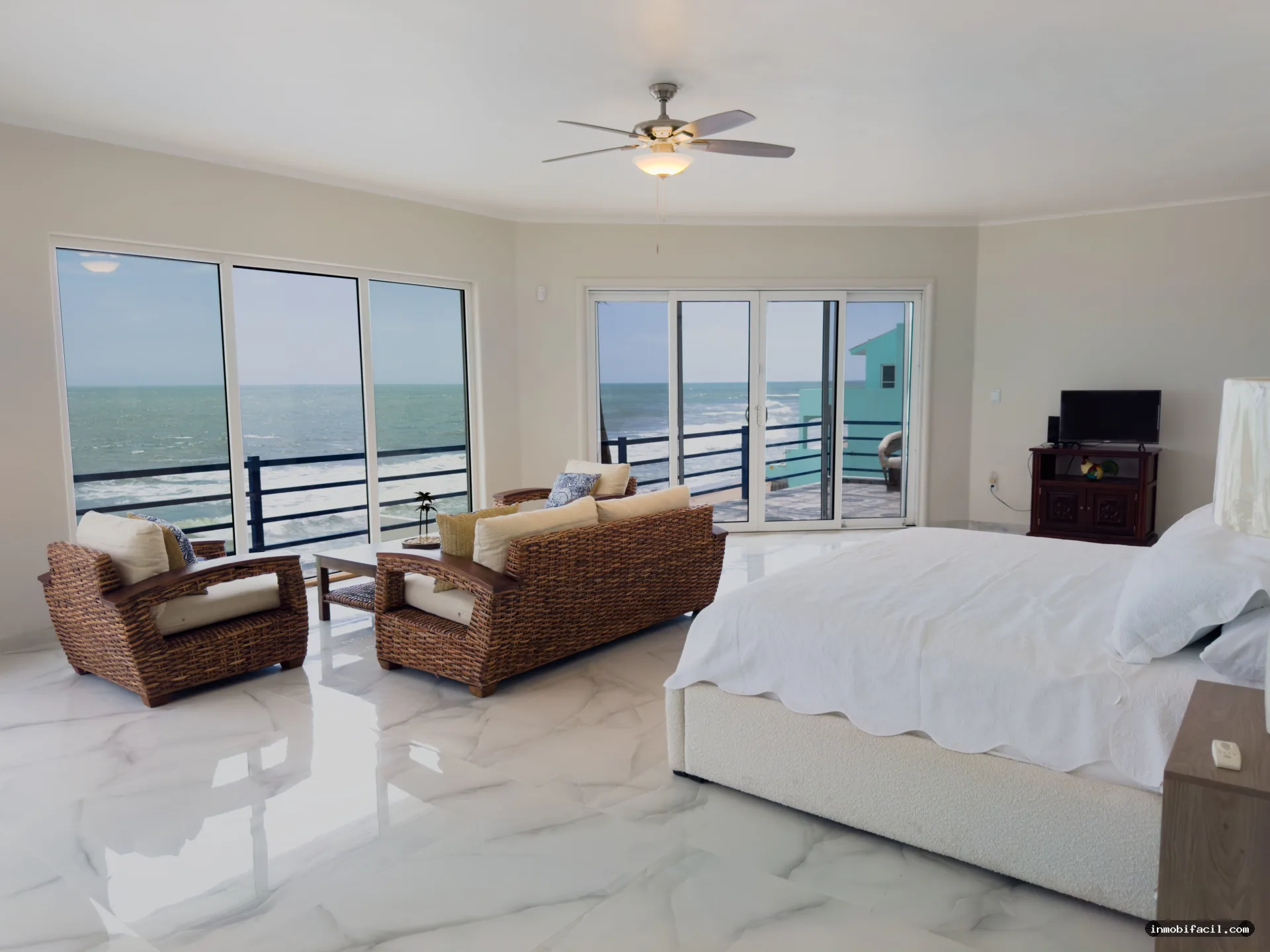 Foto 20 de RESIDENCIA FRENTE AL MAR EN VENTA EN PLAYA LA ESCOPAMA, MAZATLÁN