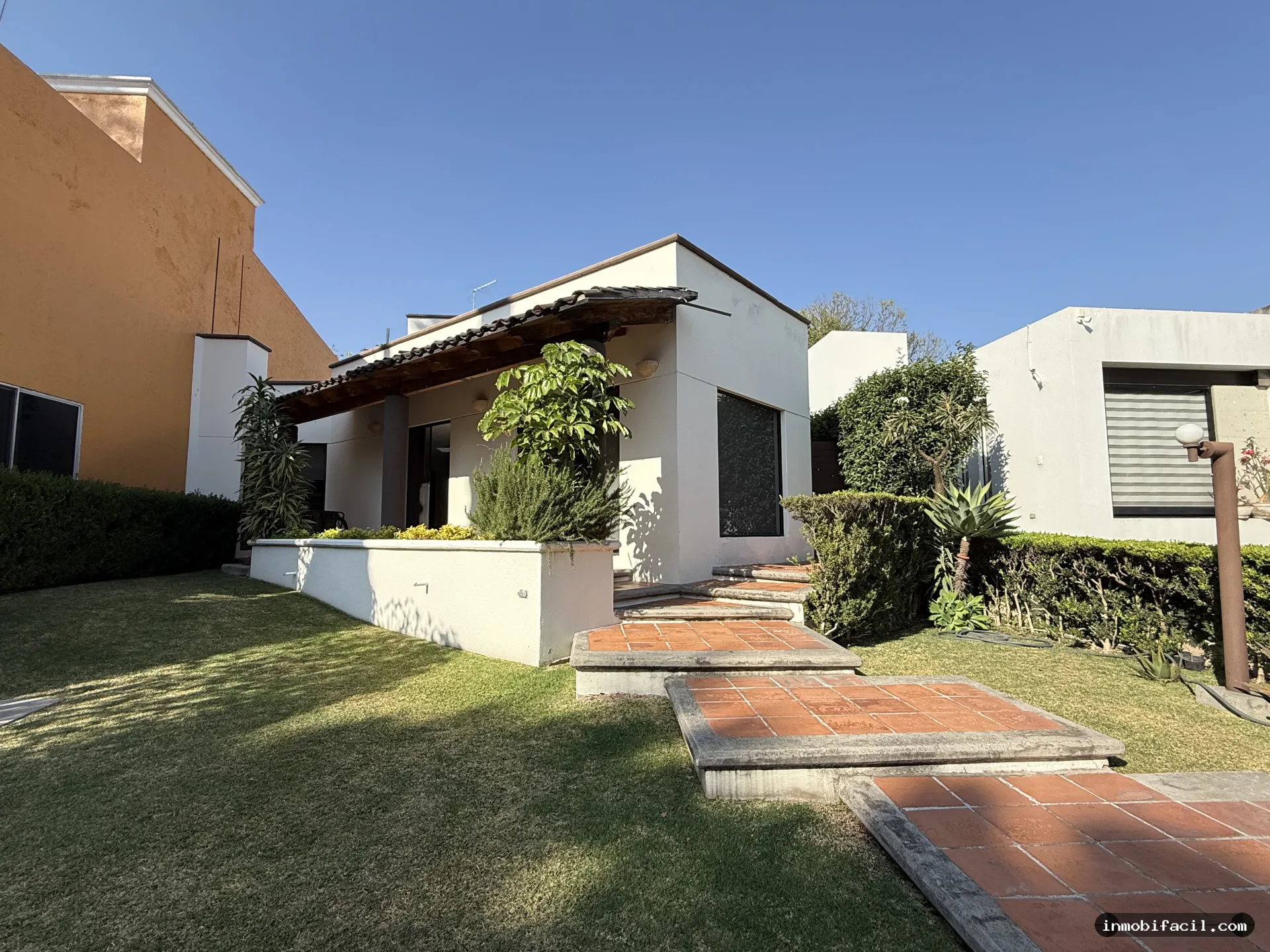 Foto 2 de Casa de Descanso en El Cristo con Acción de Golf, Jacuzzi y Amplio Jardín | 396 m2 de Terreno