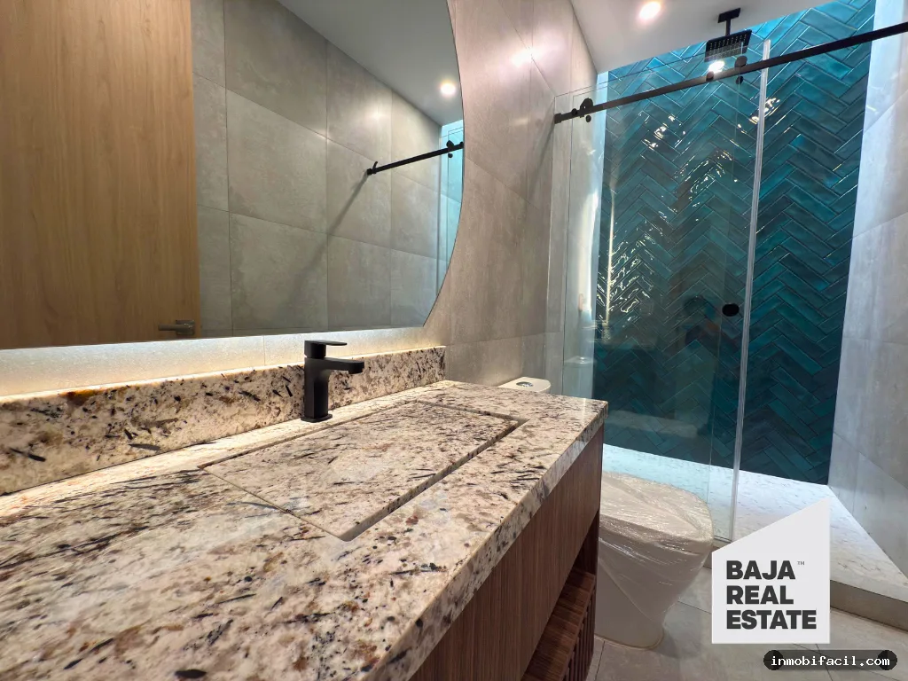 Casa en Venta con rooftop con vista al mar | Fraccionamiento Privado